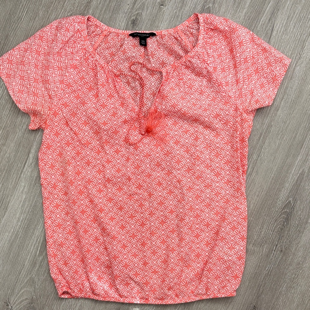 Banana Republic Coral Patterned Blouse size XS